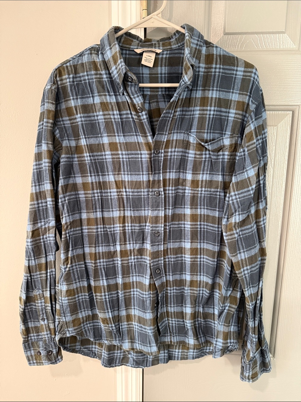 Field & Stream Men's Blue and Black Plaid Button-Down Shirt